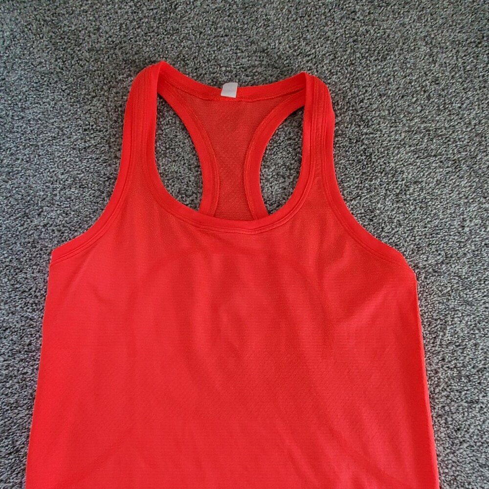 Lululemon Swiftly Tech Racerback Tank Waist Length Size 6 FLARE